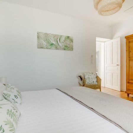 Maison Qui S'Y Frotte S'Y Pique Robert-Espagne Buitenkant foto
