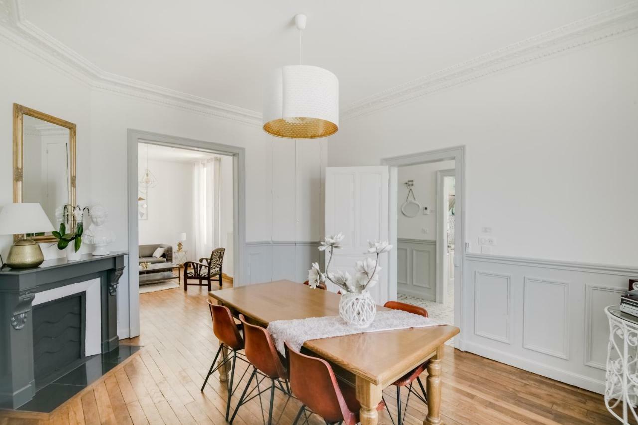Maison Qui S'Y Frotte S'Y Pique Robert-Espagne Buitenkant foto