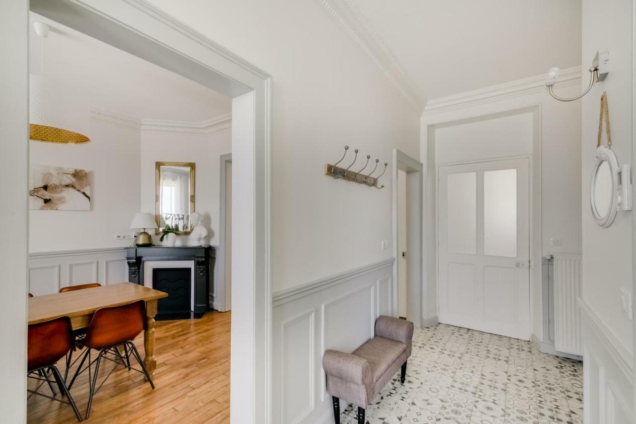 Maison Qui S'Y Frotte S'Y Pique Robert-Espagne Buitenkant foto