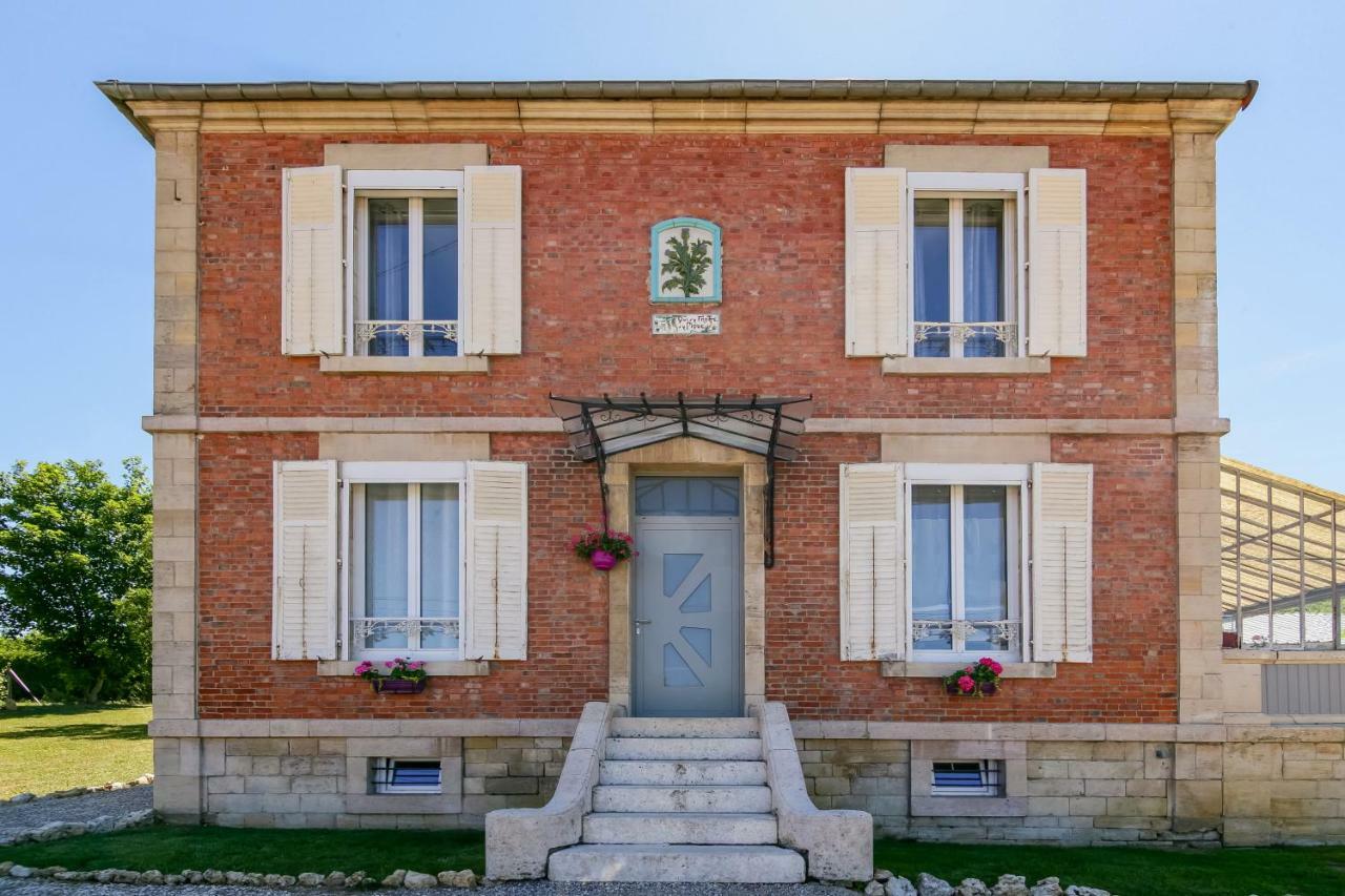 Maison Qui S'Y Frotte S'Y Pique Robert-Espagne Buitenkant foto