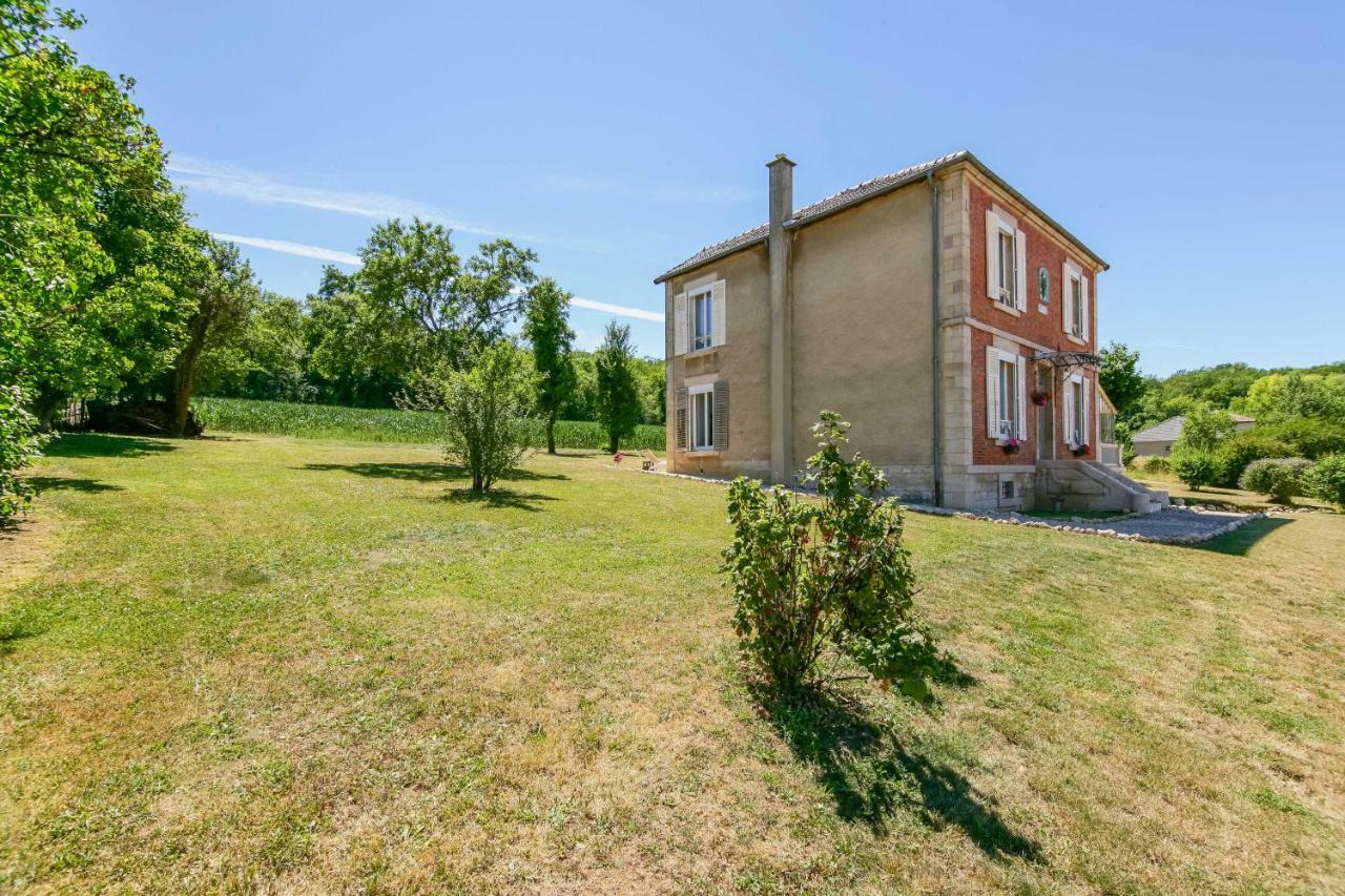Maison Qui S'Y Frotte S'Y Pique Robert-Espagne Buitenkant foto